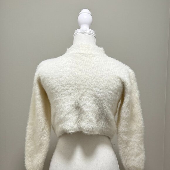 Woman's | Faux | Cashmere |Crop| Sweater - Picture 3 of 3